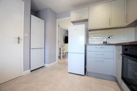 5 bedroom Terraced House to let in 5 Bed Student Home - 80 Downs Road, Canterbury