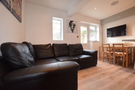 5 bedroom Semi-detached house to let in 13 Montfort Close (UKC)