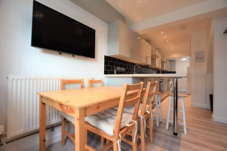 5 bedroom Semi-detached house to let in 13 Montfort Close (UKC)