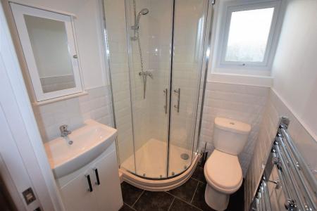 5 bedroom Semi-detached house to let in 13 Montfort Close (UKC)