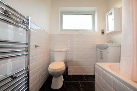 5 bedroom Semi-detached house to let in 13 Montfort Close (UKC)