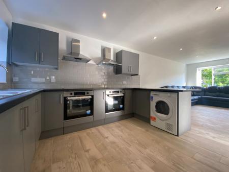 5 bedroom Terraced House to let in 5 Bedroom Student Home - 9 Montfort Close, UKC