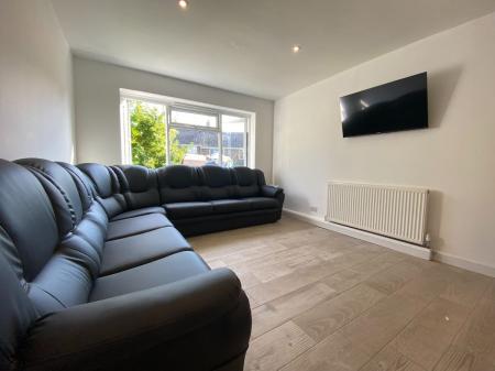 5 bedroom Terraced House to let in 5 Bedroom Student Home - 9 Montfort Close, UKC