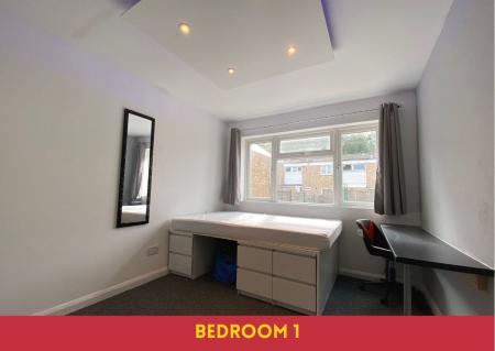 5 bedroom Terraced House to let in 5 Bedroom Student Home - 46 Downs Road, UKC