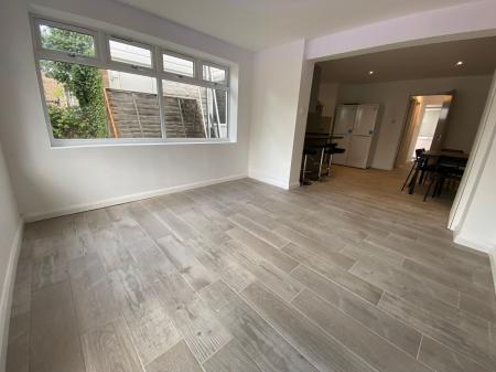 6 bedroom Terraced House to let in 6 Bedroom Student Home - 32 Downs Road, UKC