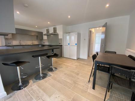 6 bedroom Terraced House to let in 6 Bedroom Student Home - 32 Downs Road, UKC