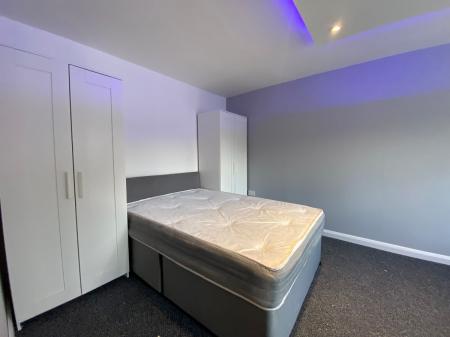 6 bedroom Terraced House to let in 6 Bedroom Student Home - 32 Downs Road, UKC