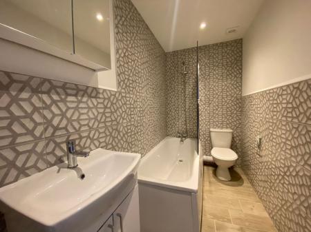 6 bedroom Terraced House to let in 6 Bedroom Student Home - 32 Downs Road, UKC