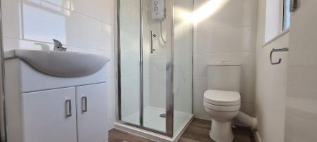 2 bedroom Flat to let in Turnagain Lane, Canterbury