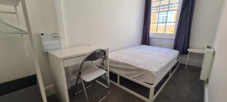 2 bedroom Flat to let in Flat 2, 4 Turnagain Lane, Canterbury