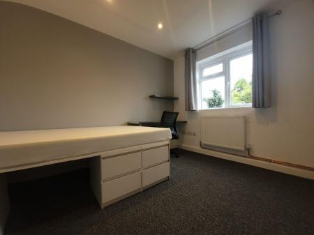 6 bedroom Semi-detached house to let in 5 Bed Student Home - 72 Downs Road, Canterbury