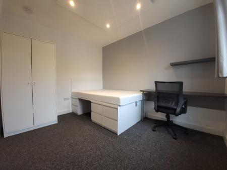 6 bedroom Semi-detached house to let in 5 Bed Student Home - 72 Downs Road, Canterbury