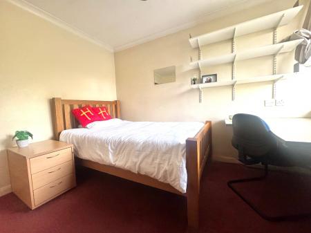 5 bedroom Semi-detached house to let in 5 Bed Student Home - 43 Kemsing Gardens