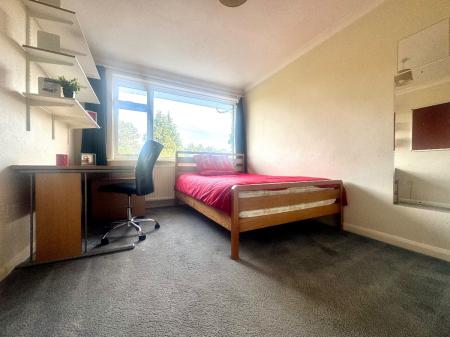 5 bedroom Semi-detached house to let in 5 Bed Student Home - 43 Kemsing Gardens