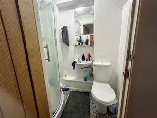 5 bedroom Semi-detached house to let in 5 Bed Student Home - 26College Road, Canterbury