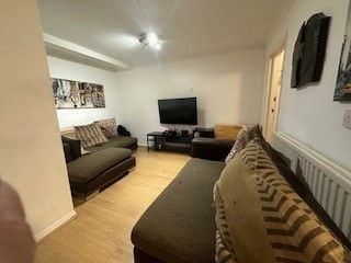 5 bedroom Semi-detached house to let in 5 Bed Student Home - 26College Road, Canterbury