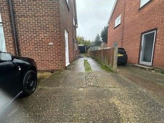 5 bedroom Semi-detached house to let in 5 Bed Student Home - 26College Road, Canterbury