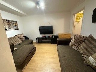 5 bedroom Semi-detached house to let in 5 Bed Student Home - 26College Road, Canterbury