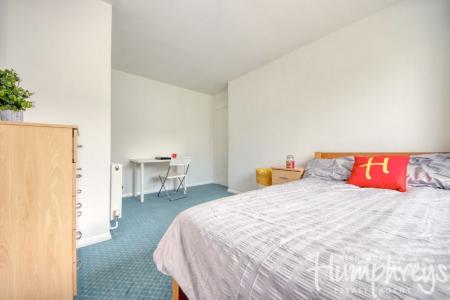 5 bedroom Semi-detached house to let in 7 College Road