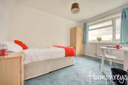 5 bedroom Semi-detached house to let in 7 College Road