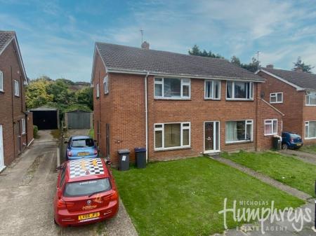 4 bedroom Semi-detached house to let in 24 College Road