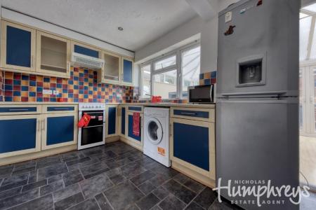 5 bedroom Semi-detached house to let in College Road, opposite CCCU