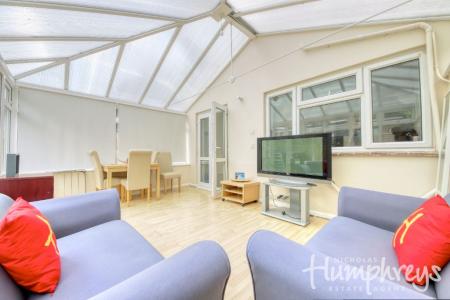 5 bedroom Semi-detached house to let in College Road