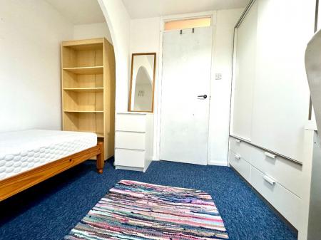 3 bedroom Semi-detached house to let in Craddock Road