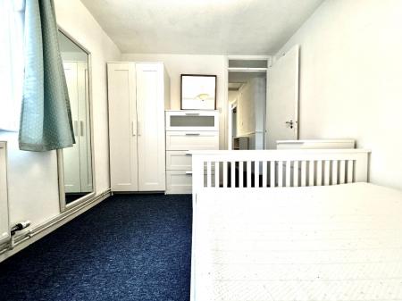 3 bedroom Semi-detached house to let in Craddock Road