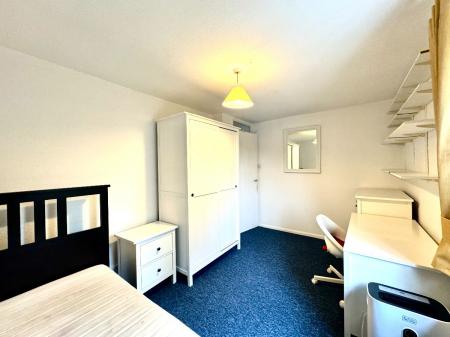 3 bedroom Semi-detached house to let in Craddock Road