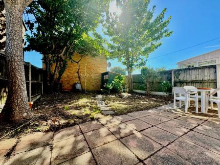 3 bedroom Semi-detached house to let in Craddock Road