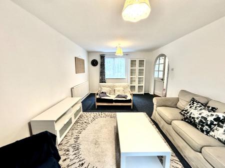 3 bedroom Semi-detached house to let in Craddock Road