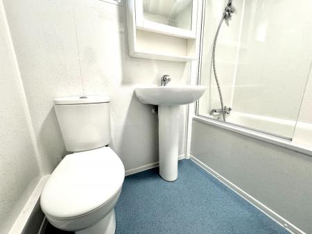 3 bedroom Semi-detached house to let in Craddock Road