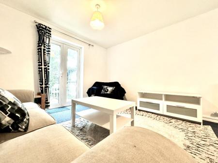 3 bedroom Semi-detached house to let in Craddock Road