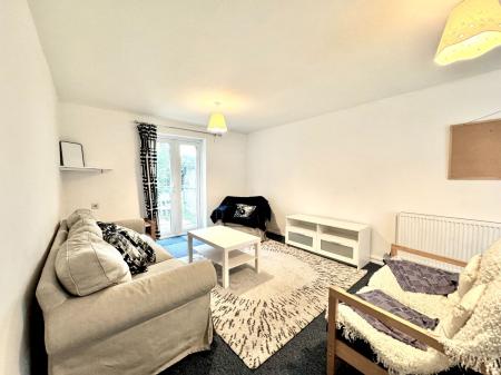 3 bedroom Semi-detached house to let in Craddock Road