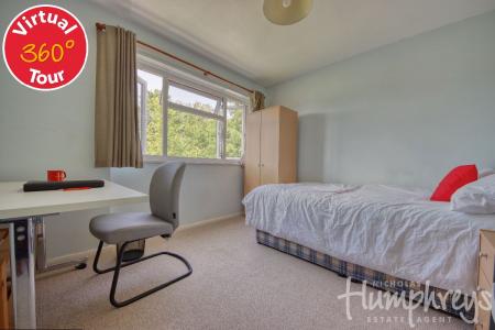 4 bedroom Flat to let in 4 Bed Student Home - 65 Downs Road