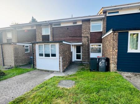 4 bedroom Flat to let in 4 Bed Student Home - 60 Kemsing Gardens