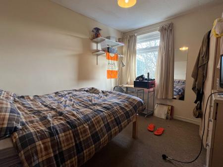 5 bedroom Terraced House to let in 5 Bed Student Home - 61 Kemsing Gardens