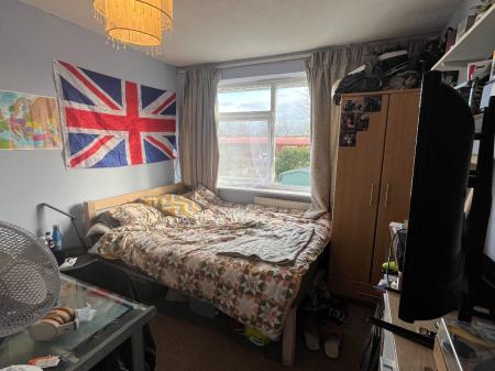 6 bedroom Terraced House to let in 6 Bed Student Home - 32 Kemsing Gardens