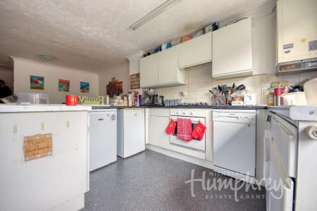 5 bedroom Terraced House to let in Regency Place, Canterbury