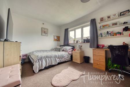 5 bedroom Terraced House to let in Regency Place, Canterbury