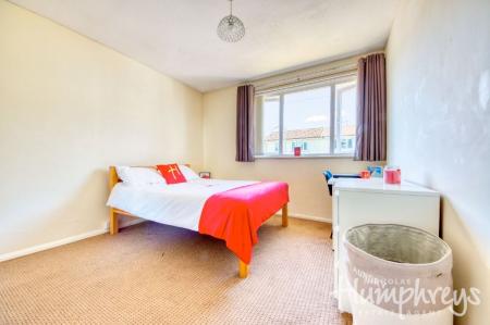 4 bedroom Semi-detached house to let in Sancroft Avenue