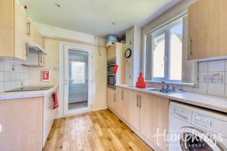 4 bedroom Semi-detached house to let in Sancroft Avenue