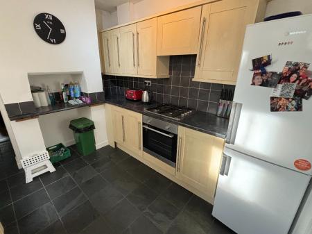 1 bedroom Terraced House to let in 5 Bed Student Home - 2 Tudor Road, Canterbury