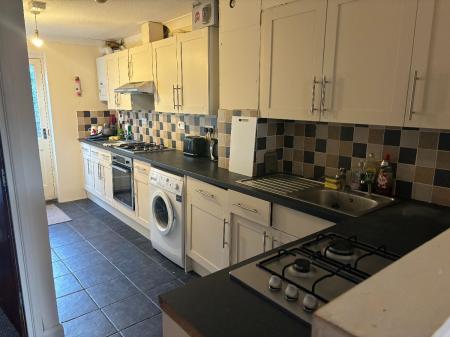 5 bedroom Terraced House to let in 5 Bed Student Home - 9 Regency Place, Canterbury