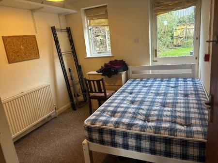 5 bedroom Terraced House to let in 5 Bed Student Home - 9 Regency Place, Canterbury