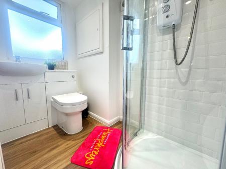 5 bedroom Semi-detached house to let in 5 Bed Student Home - 50 Downs Road, Canterbury