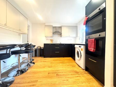 5 bedroom Semi-detached house to let in 5 Bed Student Home - 50 Downs Road, Canterbury