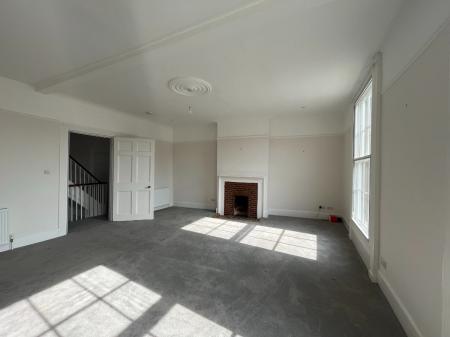 4 bedroom Terraced House to let in The Precincts, Canterbury