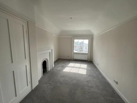 4 bedroom Terraced House to let in The Precincts, Canterbury